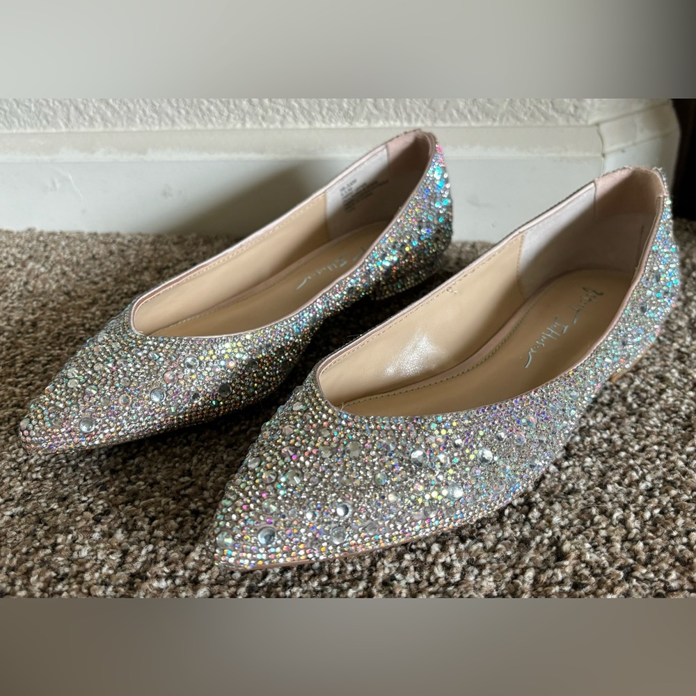 Betsey Johnson Jude Flats Nude Size 6-6.5